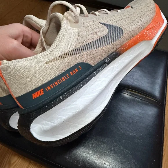 Nike Invincible Run 3 - Cream and Orange Athletic Shoes